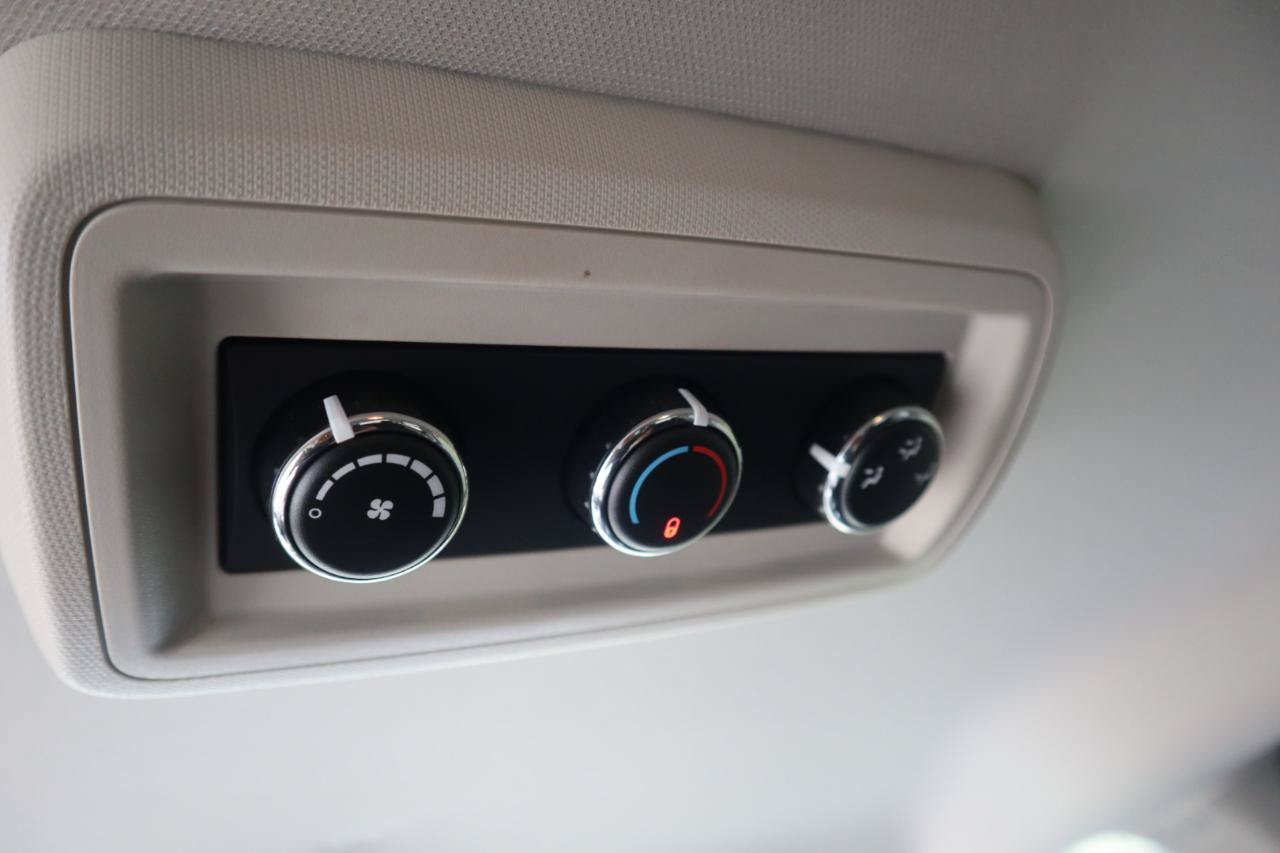 Used 2019 Dodge Grand Caravan SE w/ UConnect Hands-Free Group FWD image 50