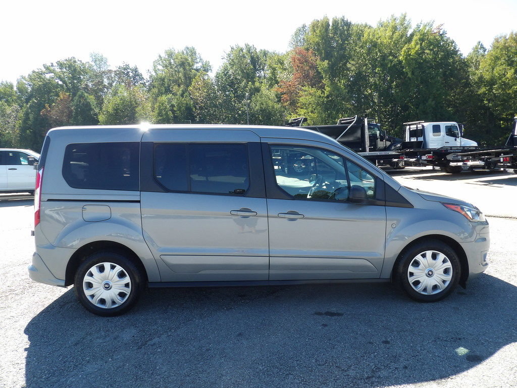 Used 2023 Ford Transit Connect XLT FWD image 9