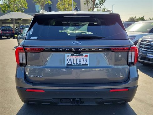 Used 2025 Ford Explorer Active image 24