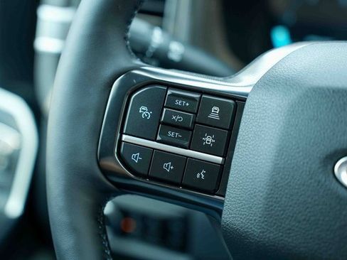 Used 2025 Ford F450 Platinum image 33