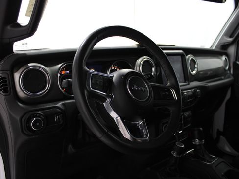 Used 2023 Jeep Wrangler Unlimited Sahara w/ Cold Weather Group AWD/4WD image 12