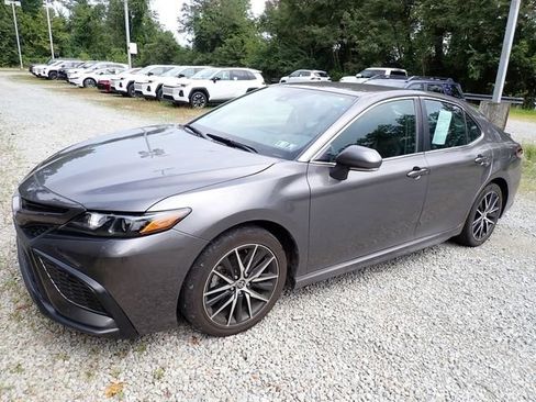 Used 2024 Toyota Camry SE FWD image 7