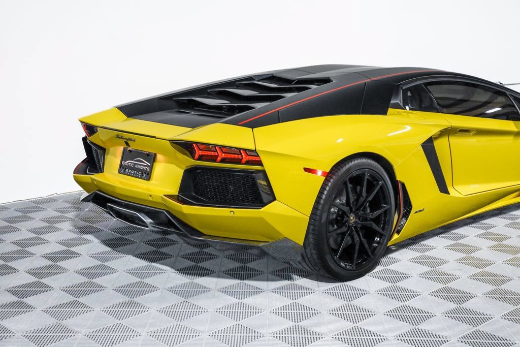 Used 2016 Lamborghini Aventador LP 700-4 AWD/4WD image 5