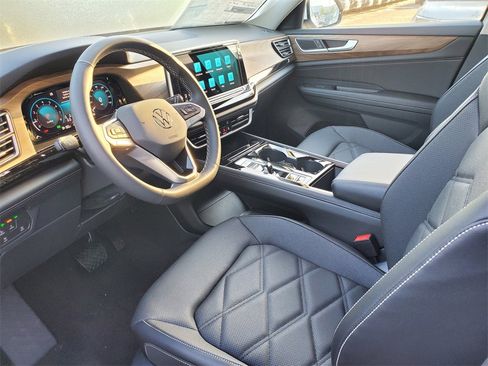 New 2026 Volkswagen Atlas SE image 7