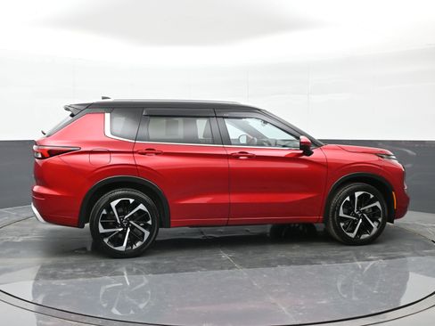 Used 2024 Mitsubishi Outlander SEL image 9