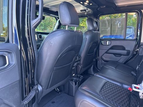 Certified 2021 Jeep Wrangler Unlimited Sahara image 33