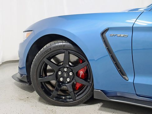 Used 2019 Ford Mustang Shelby GT350R w/ GT350R Equipment Group 920A RWD image 14