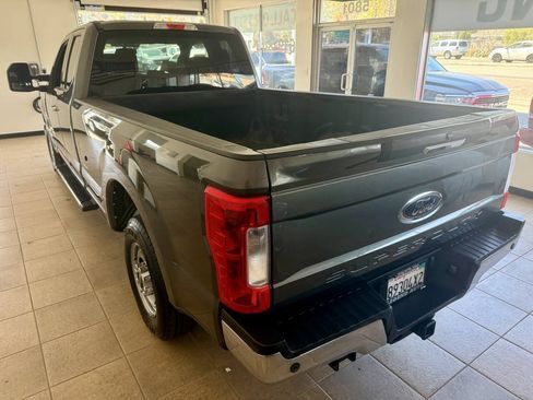 Used 2019 Ford F250 XLT w/ XLT Premium Package RWD image 11