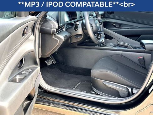 Used 2025 Hyundai Elantra Sport image 13