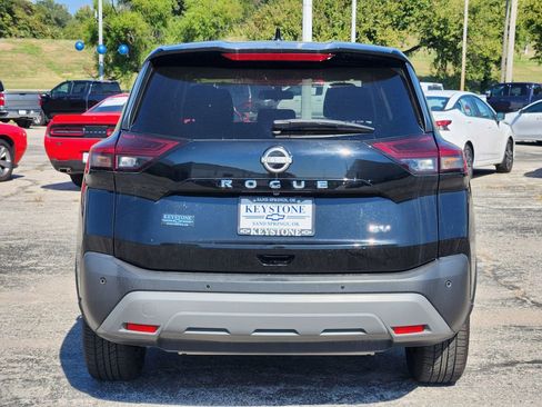 Used 2023 Nissan Rogue SV image 6