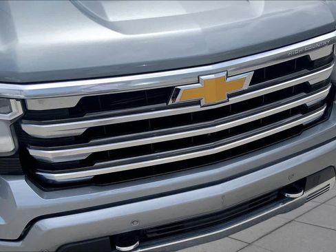 Used 2024 Chevrolet Silverado 1500 High Country AWD/4WD image 30