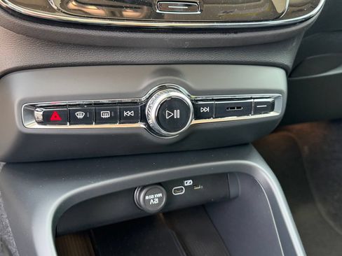 New 2026 Volvo XC40 B5 Plus w/ Climate Package AWD/4WD image 15
