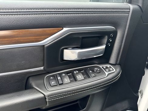 Used 2024 RAM 2500 Laramie AWD/4WD image 19