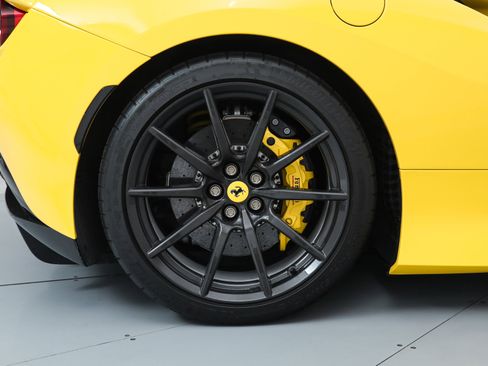 Certified 2022 Ferrari F8 Tributo image 39