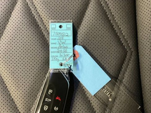 Used 2025 Volkswagen Atlas SE AWD/4WD image 34