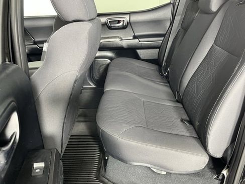 Used 2017 Toyota Tacoma TRD Off-Road image 26