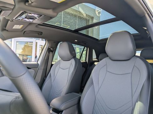 New 2026 Volkswagen Tiguan SE R-Line AWD/4WD image 23