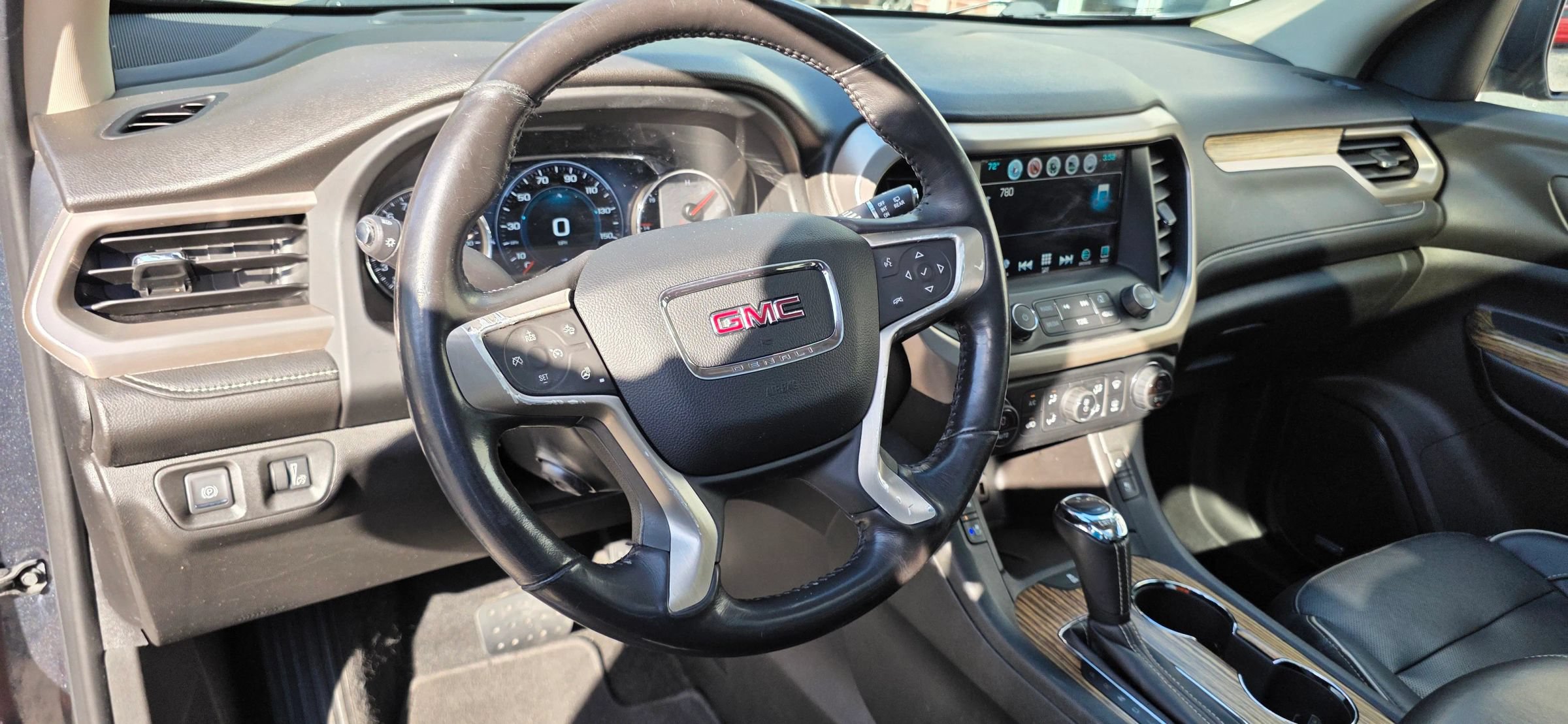 Used 2019 GMC Acadia Denali AWD/4WD image 11