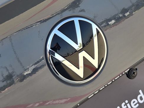Used 2024 Volkswagen Jetta GLI Autobahn FWD image 9