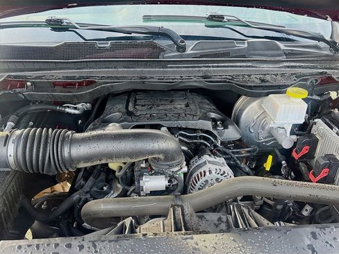 Used 2019 RAM 1500 Laramie AWD/4WD image 28