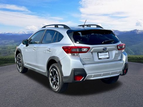 Used 2021 Subaru Crosstrek 2.0i image 3