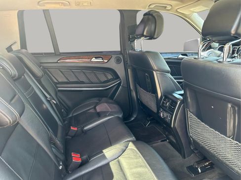 Used 2014 Mercedes-Benz GL 550 4MATIC image 25