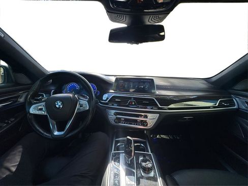 Used 2017 BMW 750i xDrive image 22