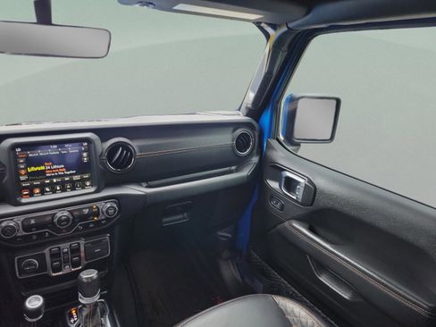 Used 2023 Jeep Gladiator Overland AWD/4WD image 7