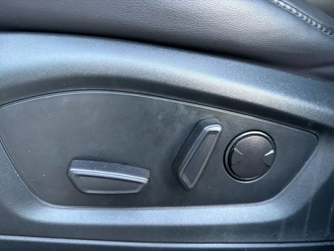 Used 2023 Ford Explorer XLT w/ Equipment Group 202A image 11