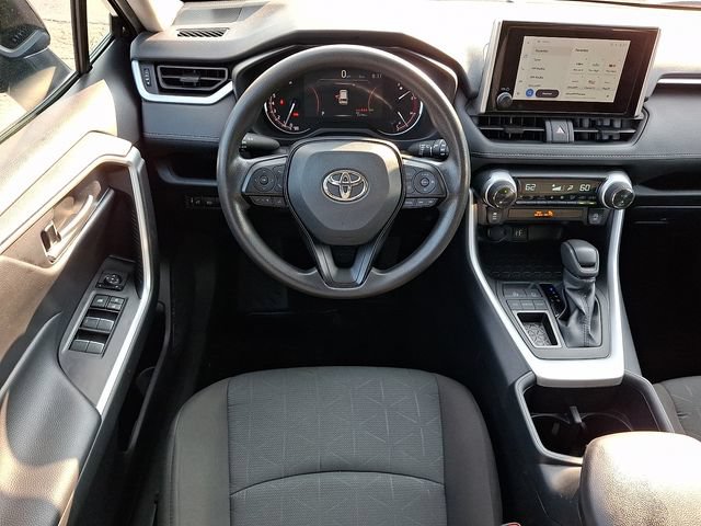 Used 2025 Toyota RAV4 XLE FWD image 12