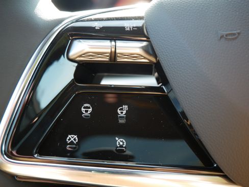 New 2026 Cadillac Lyriq Luxury image 25