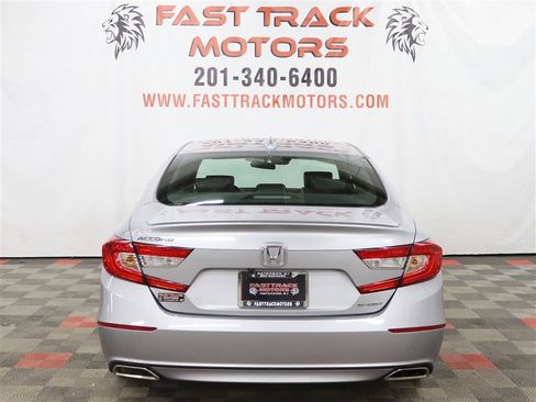 Used 2018 Honda Accord Sport image 5