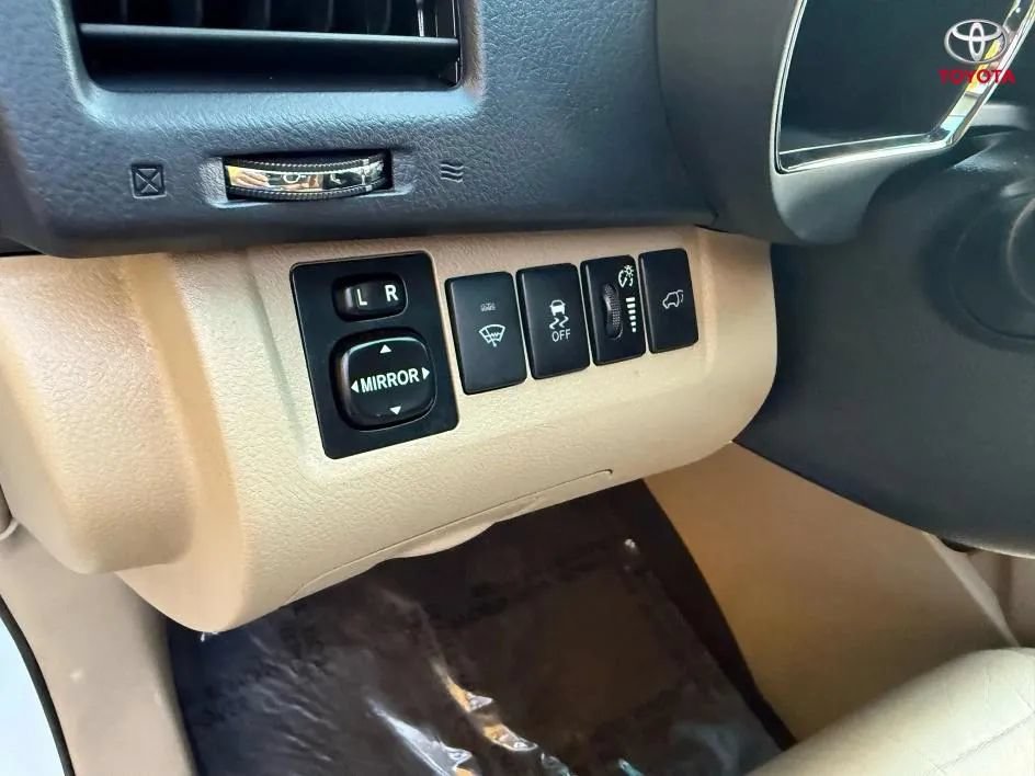Used 2013 Toyota Highlander SE AWD/4WD image 21