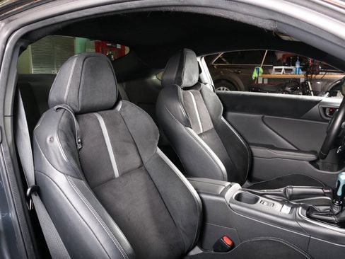 Used 2022 Toyota GR86 Premium image 39