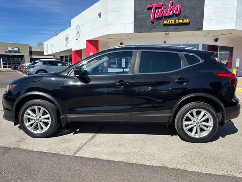 Used 2017 Nissan Rogue Sport SV image 8