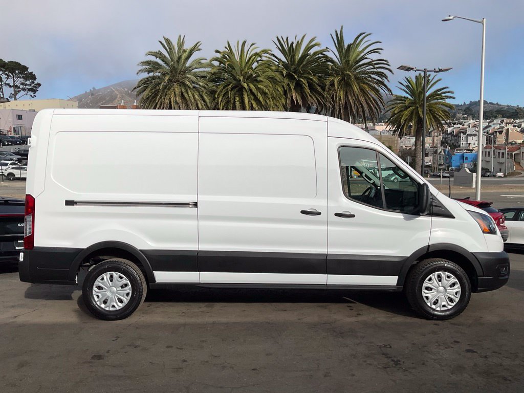 Used 2023 Ford E-Transit Medium Roof RWD image 3