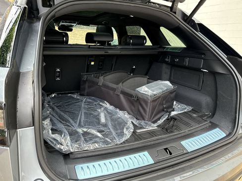 Used 2026 Land Rover Range Rover Velar S image 18