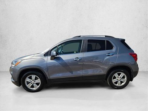 Used 2020 Chevrolet Trax LT w/ Driver Confidence Package FWD image 9