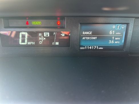 Used 2017 Toyota Prius V Three image 11