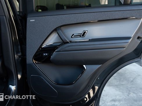 Used 2025 Land Rover Range Rover Sport Dynamic SE image 30