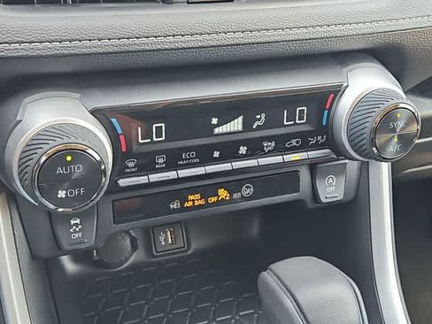 Used 2025 Toyota RAV4 XLE FWD image 24