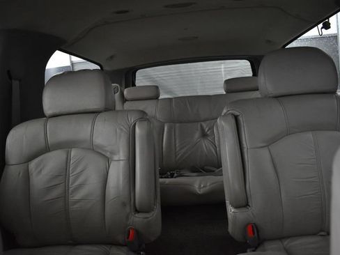 Used 2000 Chevrolet Suburban LT w/ LT Preferred Equipment Group AWD/4WD image 14