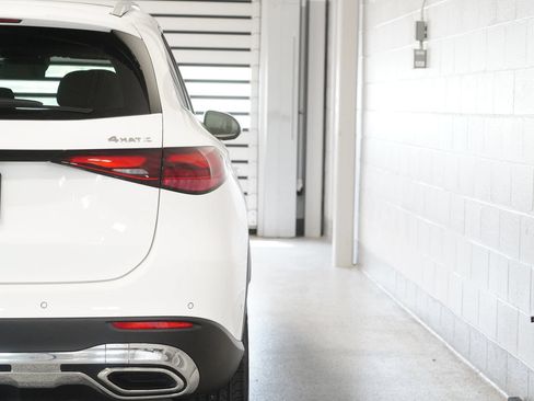 Used 2026 Mercedes-Benz GLC 300 4MATIC image 10