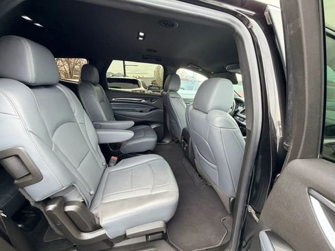 Used 2024 Buick Enclave Essence w/ Sport Touring Edition image 28