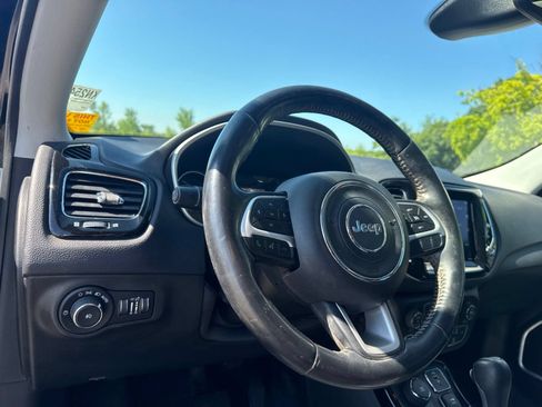 Used 2018 Jeep Compass Limited w/ Navigation Group AWD/4WD image 24