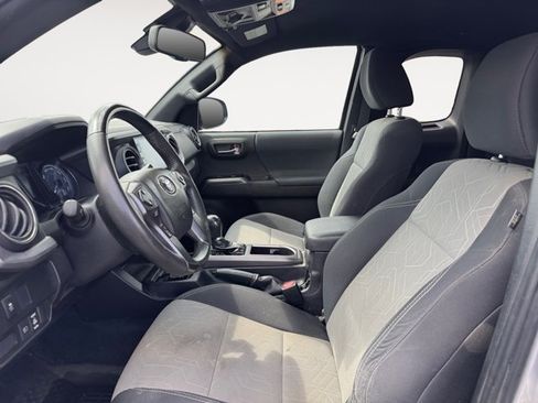 Certified 2021 Toyota Tacoma TRD Off-Road w/ Technology Package AWD/4WD image 9