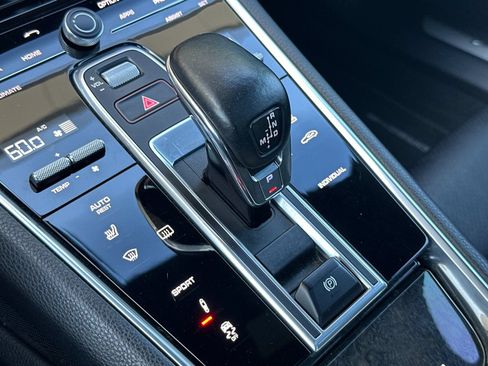 Used 2018 Porsche Panamera 4 AWD/4WD image 24