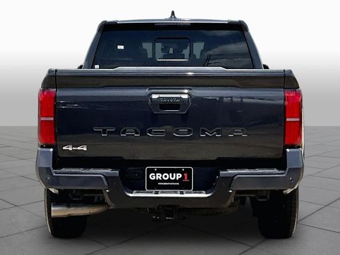 Used 2025 Toyota Tacoma SR5 w/ SR5 Upgrade Package AWD/4WD image 5