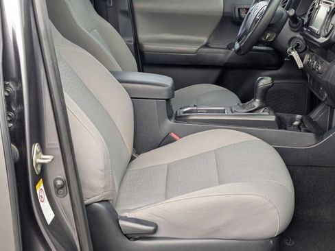 Used 2019 Toyota Tacoma SR w/ SR Convenience Package image 19