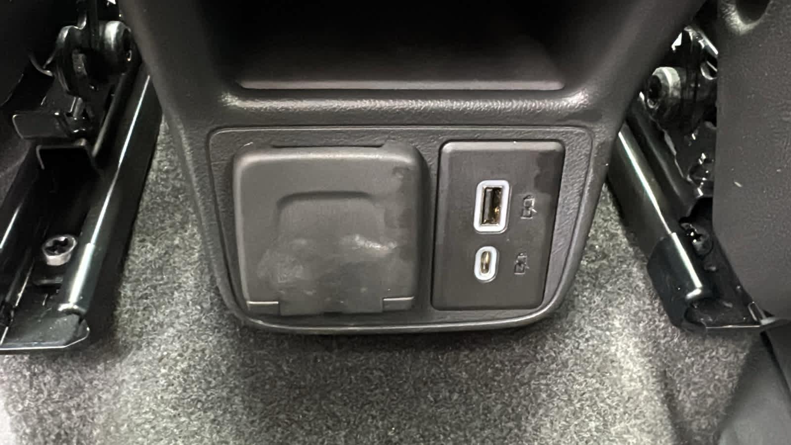 Used 2023 Buick Encore GX Essence w/ Experience Buick Package AWD/4WD image 29